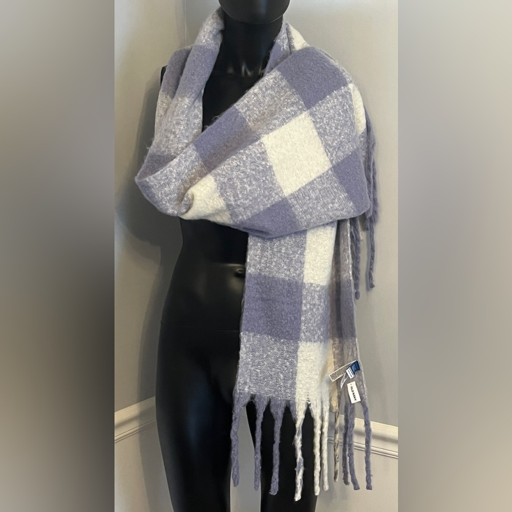 NWT Old Navy Soft Fleece Scarf with Fringe - Purple and White 82" x 14" COZY